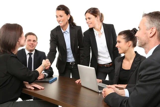 LAWYER TEAM IN DIGITAL BUSINESS
